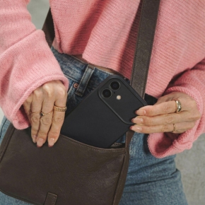 TECH-PROTECT SILICONE MAGSAFE IPHONE 17 BLACK